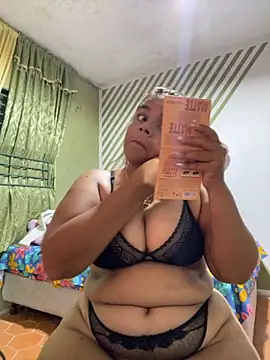 Snapshot of Evabigass chatting on 2, 10, 2025 Evabigass online show from 2, 10, 2025