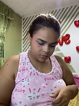 Snapshot of Evabigass chatting on 5, 11, 2025 Evabigass online show from 5, 11, 2025