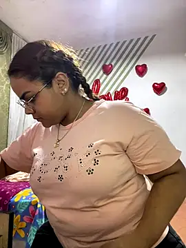 Snapshot of Evabigass chatting on 28, 11, 2025 Evabigass online show from 28, 11, 2025