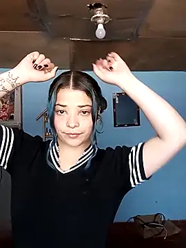 Elvishcassie  online show from 18, 11, 2025