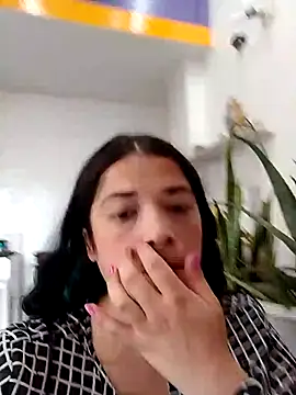 Elvishcassie  online show from 9, 6, 2026
