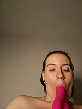 lindsay 33off online show from 28, 1, 2025