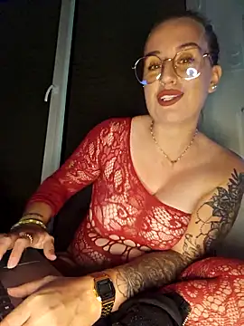 lindsay 33off online show from 22, 10, 2025