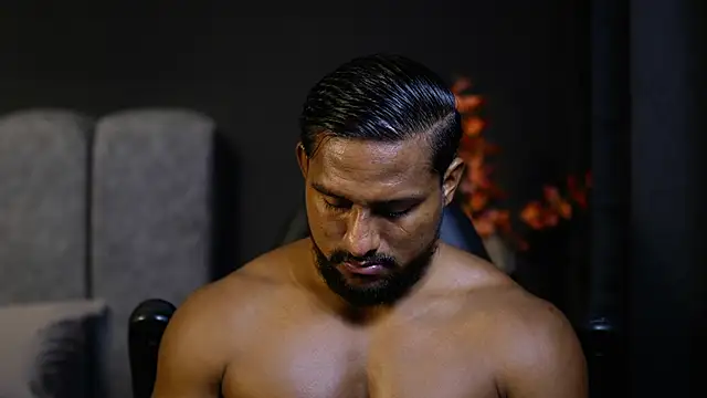 Snapshot of CallumMuscle chatting on 5, 11, 2025 CallumMuscle online show from 5, 11, 2025