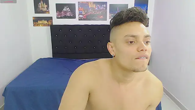 Snapshot of Booy_Hott chatting on 10, 12, 2024 Booy Hott online show from 10, 12, 2024