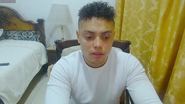 Snapshot of Booy_Hott chatting on 4, 3, 2025 Booy Hott online show from 4, 3, 2025