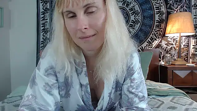 Cutikatxoxo online show from 9, 1, 2025