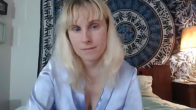 Cutikatxoxo online show from 15, 1, 2025