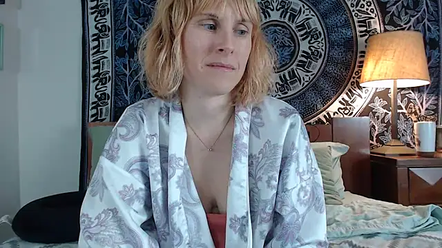 Cutikatxoxo online show from 20, 2, 2025