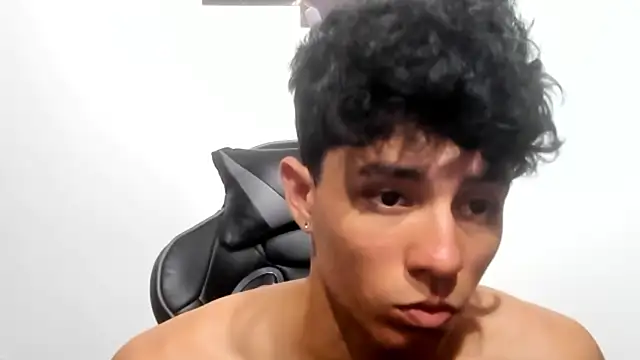 Snapshot of enzo_sloran chatting on 31, 1, 2025 enzo sloran online show from 31, 1, 2025