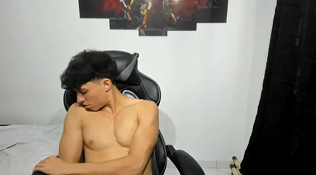 Snapshot of enzo_sloran chatting on 18, 2, 2025 enzo sloran online show from 18, 2, 2025