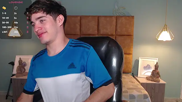 AlejooTwink online show from 9, 12, 2024