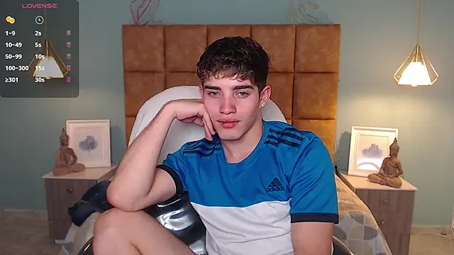 AlejooTwink online show from 9, 12, 2024