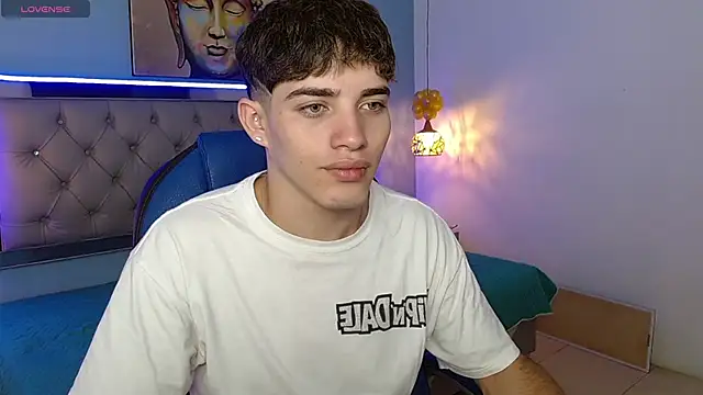 AlejooTwink online show from 8, 1, 2025