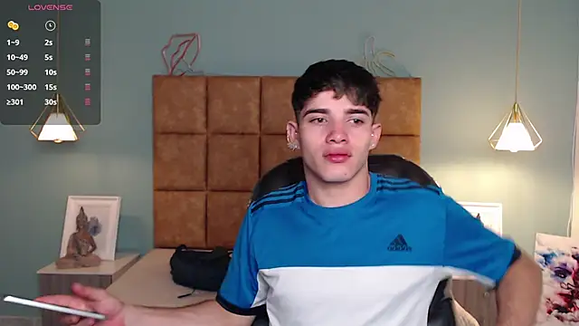 AlejooTwink online show from 10, 1, 2025