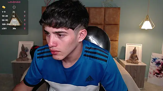 AlejooTwink online show from 10, 1, 2025
