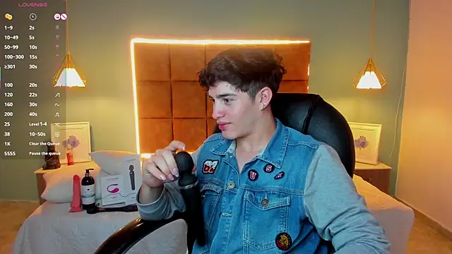 Snapshot of AlejooTwink chatting on 23, 9, 2025 AlejooTwink online show from 23, 9, 2025