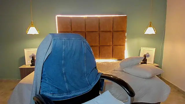 Snapshot of AlejooTwink chatting on 8, 10, 2025 AlejooTwink online show from 8, 10, 2025