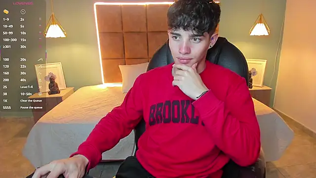 Snapshot of AlejooTwink chatting on 21, 10, 2025 AlejooTwink online show from 21, 10, 2025