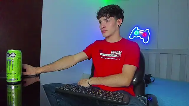 AlejooTwink online show from 13, 12, 2025