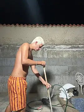 Leo bunny hot online show from 22, 12, 2025