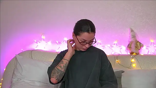 AlexandraBloom online show from 18, 12, 2024