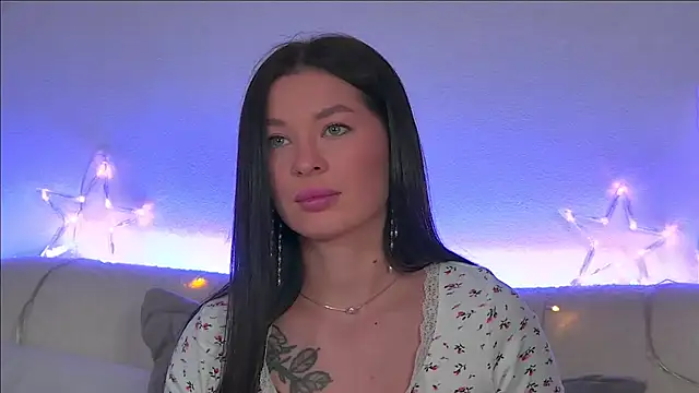 AlexandraBloom online show from 5, 1, 2025