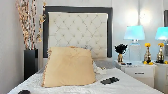 GaleHodge online show from 17, 12, 2025