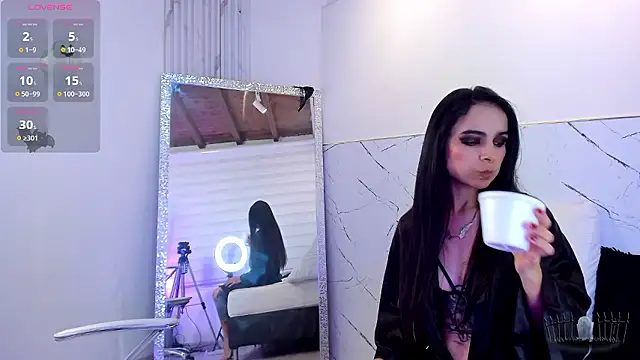 Alice noir online show from 6, 12, 2024