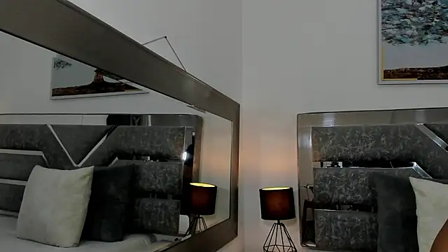 Slut Milf  online show from 29, 3, 2026