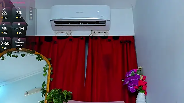 Snapshot of Ladanny_ chatting on 10, 12, 2024 Ladanny online show from 10, 12, 2024