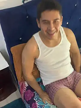 Snapshot of roguer_darkk chatting on 18, 1, 2025 roguer darkk online show from 18, 1, 2025