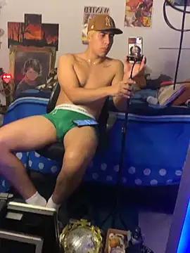 Snapshot of roguer_darkk chatting on 8, 3, 2025 roguer darkk online show from 8, 3, 2025