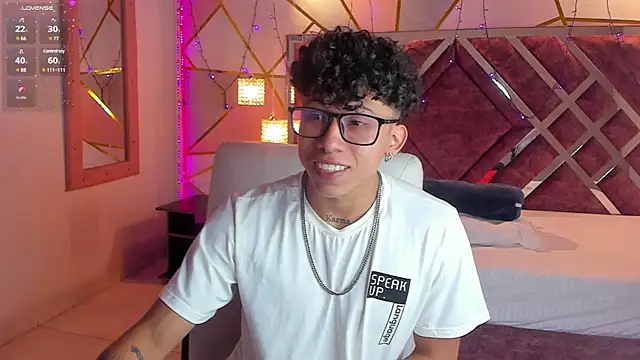 AkazaBoy  online show from 7, 1, 2025