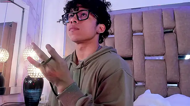 Snapshot of AkazaBoy_ chatting on 4, 3, 2026 AkazaBoy online show from 4, 3, 2026