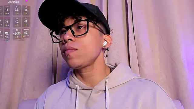 Snapshot of AkazaBoy_ chatting on 18, 3, 2026 AkazaBoy online show from 18, 3, 2026