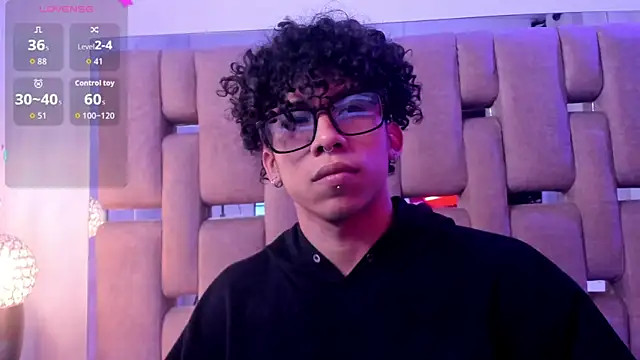 Snapshot of AkazaBoy_ chatting on 7, 4, 2026 AkazaBoy online show from 7, 4, 2026