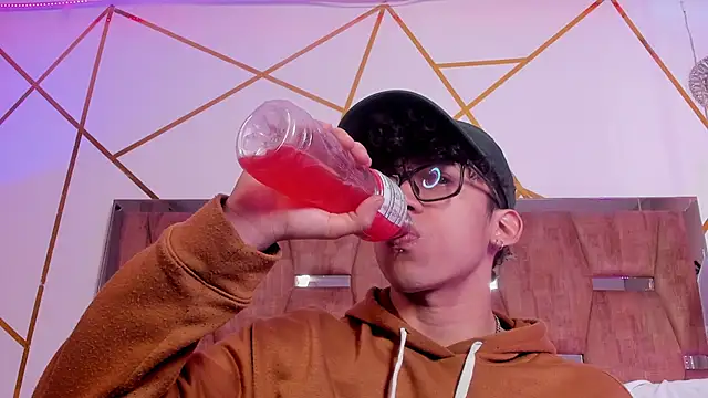 Snapshot of AkazaBoy_ chatting on 13, 4, 2026 AkazaBoy online show from 13, 4, 2026