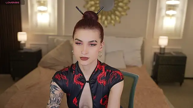 Magnetic Mia  online show from 14, 5, 2026