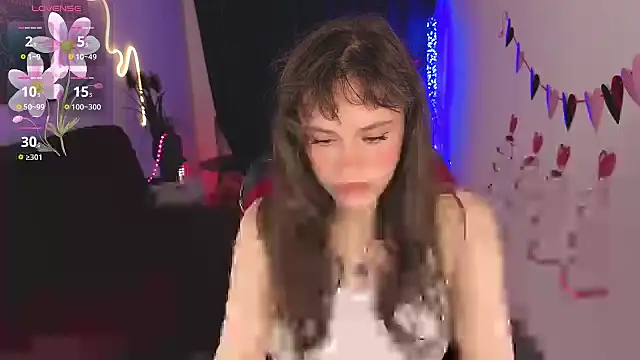 Snapshot of Emillias chatting on 6, 4, 2026 Emillias online show from 6, 4, 2026