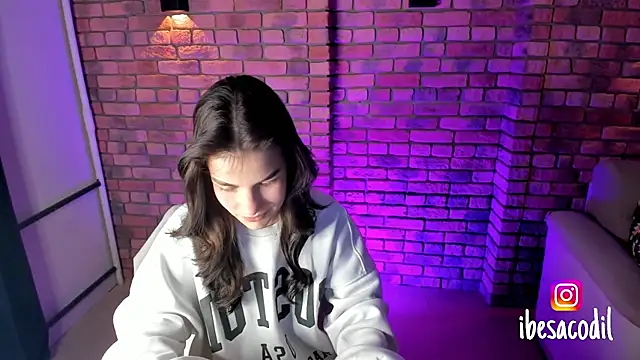 Snapshot of adriana_allien chatting on 17, 1, 2025 adriana allien online show from 17, 1, 2025