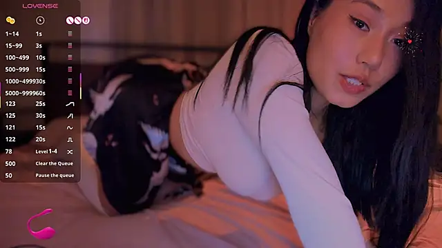 Snapshot of kimmy_chi_ chatting on 13, 10, 2025 kimmy chi online show from 13, 10, 2025