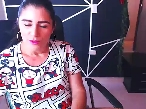 LUCY LI online show from 3, 3, 2025