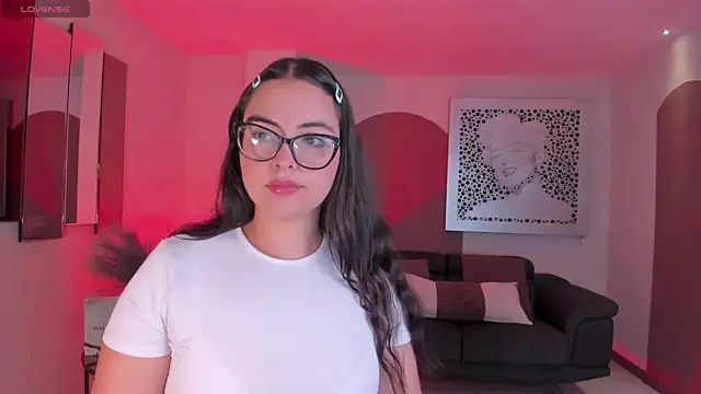 Snapshot of AllisonRogersX chatting on 8, 2, 2026 AllisonRogersX online show from 8, 2, 2026