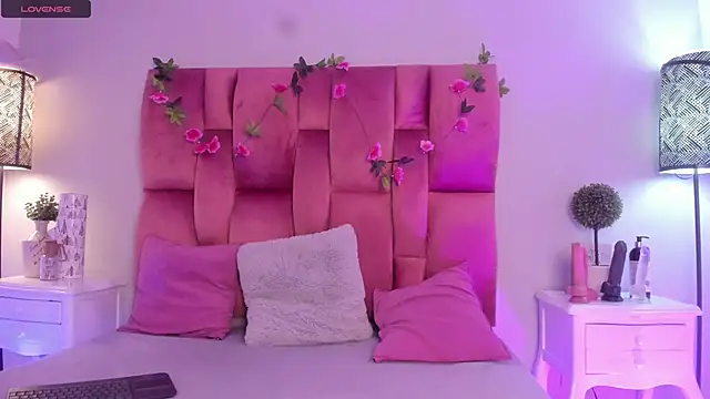 SweetBonniie online show from 10, 1, 2025