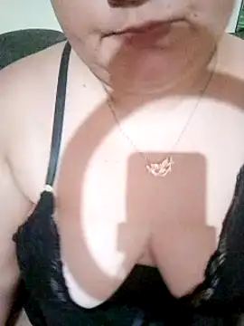 Kiara Anjo22 online show from 29, 1, 2025