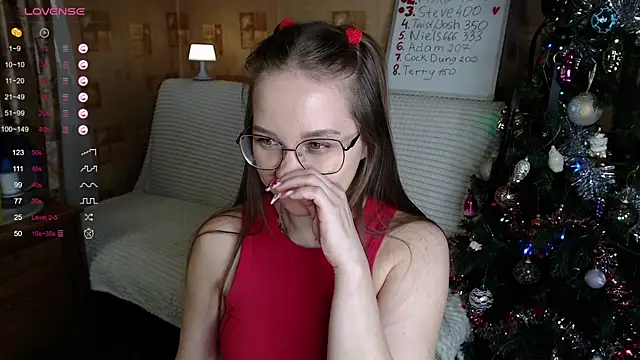 Snapshot of Miatiny chatting on 18, 12, 2024 Miatiny online show from 18, 12, 2024