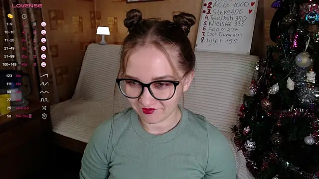 Snapshot of Miatiny chatting on 25, 12, 2024 Miatiny online show from 25, 12, 2024