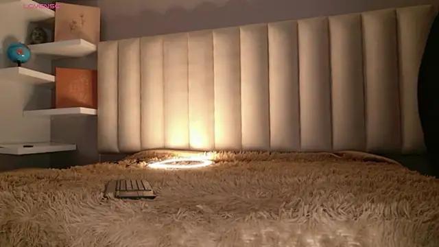 Megan mooree  online show from 25, 2, 2026