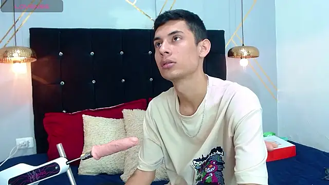 Snapshot of Oliver_king_sex chatting on 29, 1, 2025 Oliver king sex online show from 29, 1, 2025